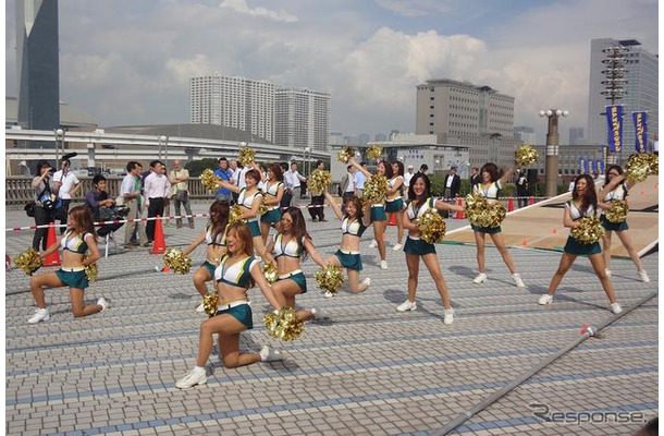 トヨタアルバルクのチアリーダー（お台場学園祭2012）