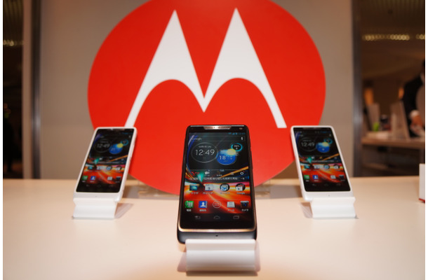 「RAZR（レーザー） M SoftBank 201M」