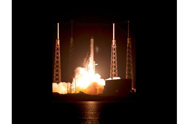 NASA SpaceX CRS-1打ち上げ（10月8日）