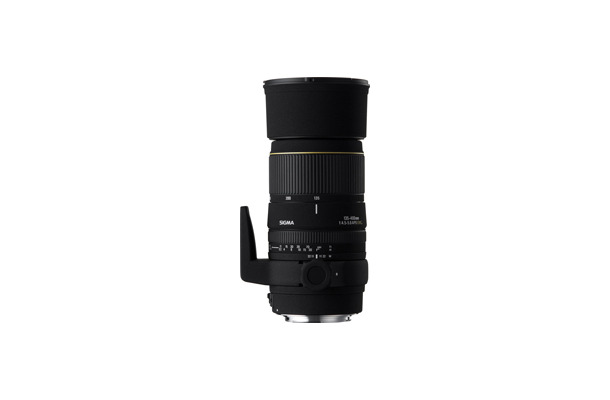 　シグマは27日、デジタル一眼レフのフォーサーズシステム対応超望遠レンズ「APO 135-400mm F4.5-5.6 DG」と「APO 300-800mm F5.6 EX DG HSM」を発表した。発売はともに3月16日。価格はそれぞれ、81,900円と892,500円。