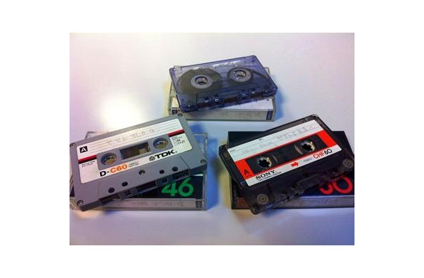 謎のカセットテープ