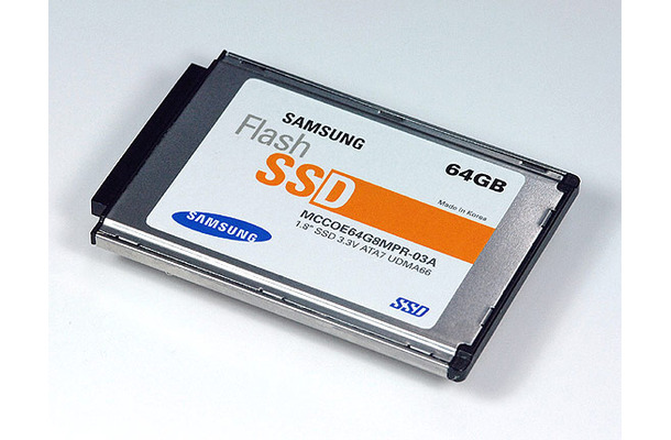 　韓国SAMSUNG Electronics（サムスン電子）は27日（現地時間）、NAND型フラッシュメモリを記録媒体にしたドライブ、Solid State Drive（SSD）の64GBタイプを発表した。同社はこれを今年第2四半期から量産開始するとしている。