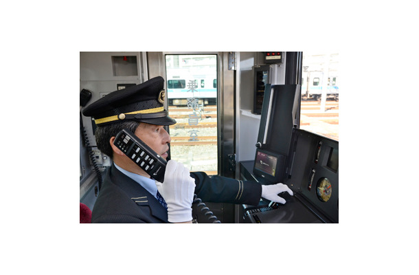 小田急電鉄の新列車無線システム（車上局）