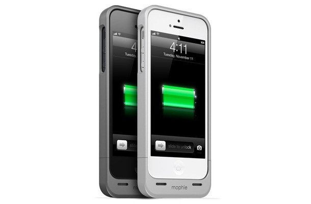 「mophie juice pack helium for iPhone 5」装着イメージ（iPhone 5は別売）