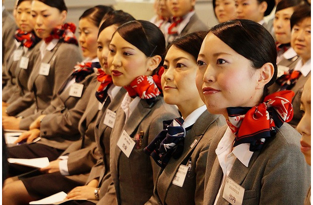 JALが就航する国内38空港から総勢48名が参加。前日の予選で選抜された11名が本選に。