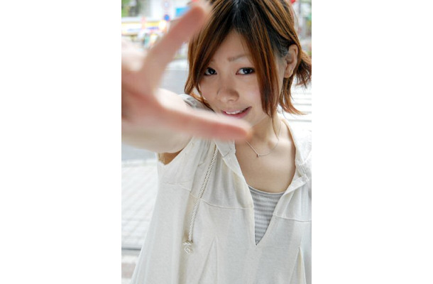 はじめまして！岡田彩菜です。18歳の女の子ですが、皆さん、どうぞよろしくおねがいします！私がセカンドライフをはじめたのは2007年3月のはじめごろになります。