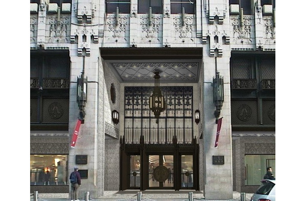 1933年当時に姿に復元された伊勢丹新宿店正面玄関