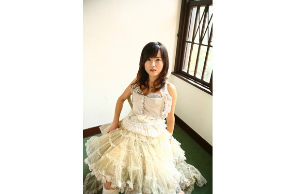 6月6日に最新アルバム「アニカペラ」をリリースするアニソン歌手の松澤由美