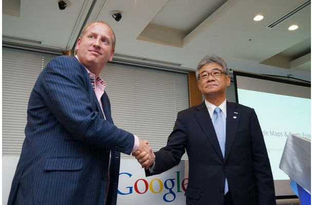 Googleのリチャード・サー氏とクラリオンの泉龍彦社長