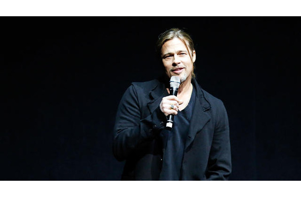 真夜中の『ワールド・ウォーZ』試写会場にサプライズ登場したブラッド・ピット -(C) Getty Images