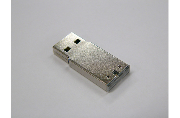 小型USBメモリ「裸（ハダカ）」