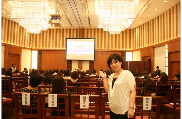 ペニンシュラ東京で行われた今回のイベント。20～40代ほどの女性が150人ほど参加していました