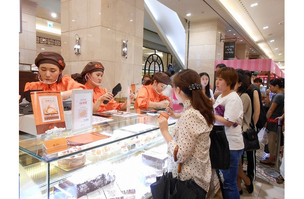 韓国・新世界百貨店カンナム店オープンの様子