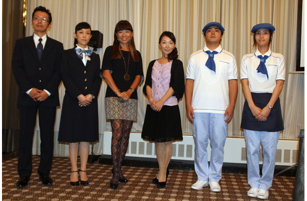 カジタクCOO兼CFO楠見敦美さん（中央右）と小篠ゆまさん（中央左）