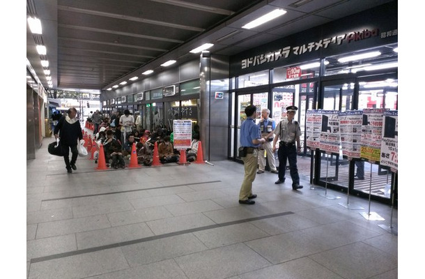 午前7時30分に受け付けを開始したヨドバシAkiba(写真の待機列は別玩具のもの)