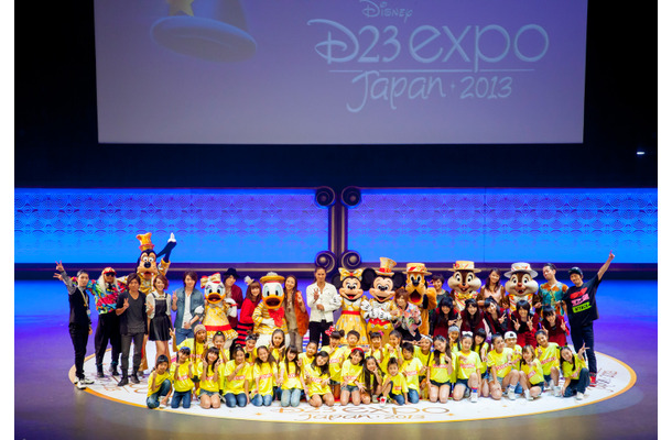 ディズニー・フレンズinコンサートwith avex　(C)Disney