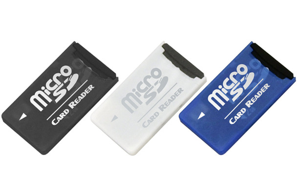 mini-Moba（左からブラック/ホワイト/ブルー、MicroSDカードは別売）