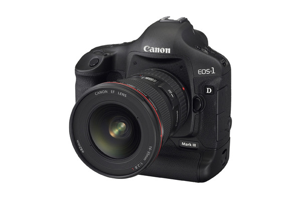 　キヤノンは、同社製デジタル一眼レフカメラ「EOS 1D Mark III」、コンパクトデジタルカメラ「PowerShot G7」、交換式望遠ズームレンズ「EF70-200mm F4L IS USM」の3製品が、「EISAヨーロピアン・プロフェッショナル・カメラ07-08」などを受賞したと発表した。