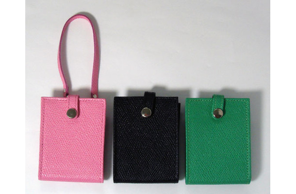 Leather Pouch Case for 3rd iPod nano（左から、ピンク/ブラック/グリーン）