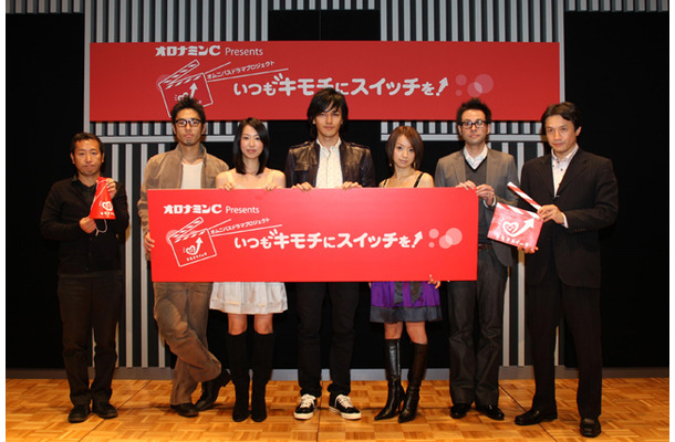 左から白川監督、袴田吉彦、西山繭子、要潤、鈴木亜美、鈴木浩介、朝倉プロデューサー