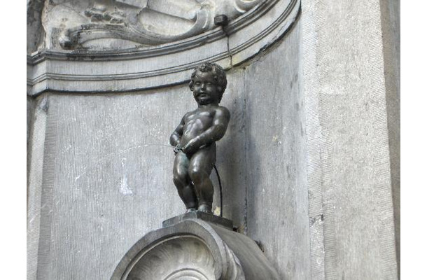 「世界三大がっかり名所」の一つとされるベルギー・ブリュッセルの小便小僧