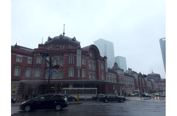 雪の東京（東京駅、2月14日昼）