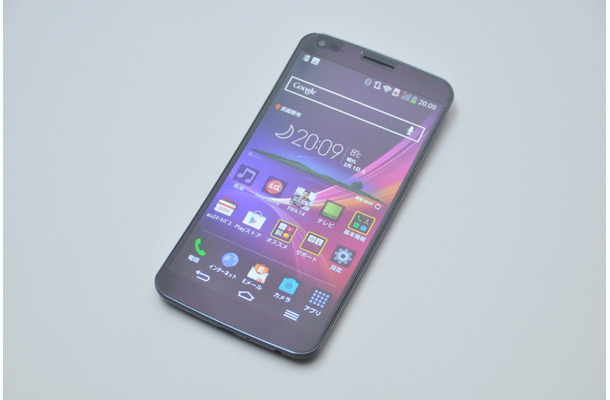 LGの曲面ディスプレイ搭載スマートフォン「G Flex