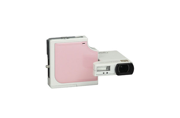 　京セラは、400万画素コンパクトデジタルカメラ「Finecam SL400R」のラインアップに、6,000台限定の「ミルキーピンクモデル」を追加する。