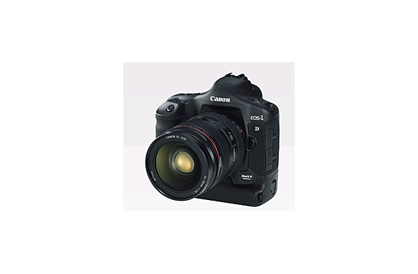 　キヤノンは、プロフェッショナル向けデジタル一眼レフカメラ「EOS-1D Mark II」のファームウェア Ver.1.0.2を同社Webサイトに公開した。