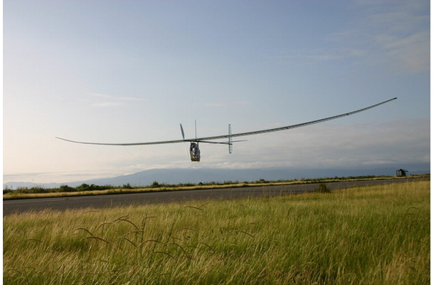 ヤマハのエアロセプシーが人力飛行機世界記録120kmの更新に挑戦