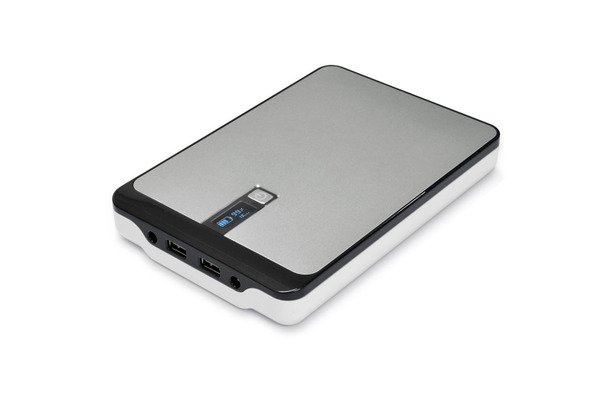 32,000mAhと大容量のモバイルバッテリ「MobilePowerBank 32000」
