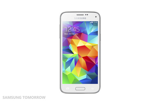 「GALAXY S5」の小型モデルで4.5型の「GALAXY S5 mini」