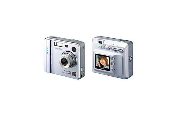 　富士写真フイルムは16日、発売後2年を経過したデジタルカメラ「FinePix F401」の一部製品に、製造上の問題があったことが判明したと発表した。
