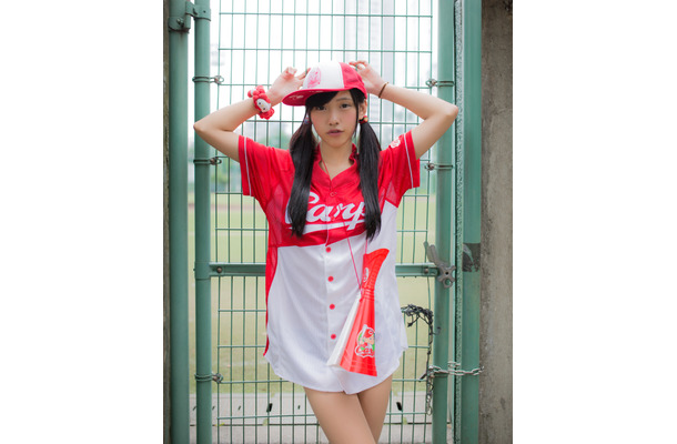 カープ女子が写真集に カープガール 発売 Rbb Today