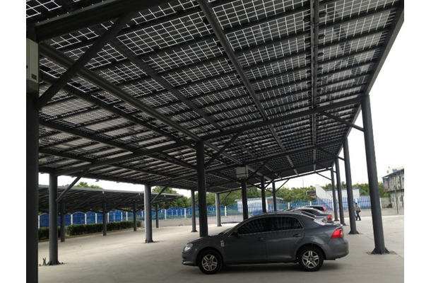 駐車場での太陽光発電事例