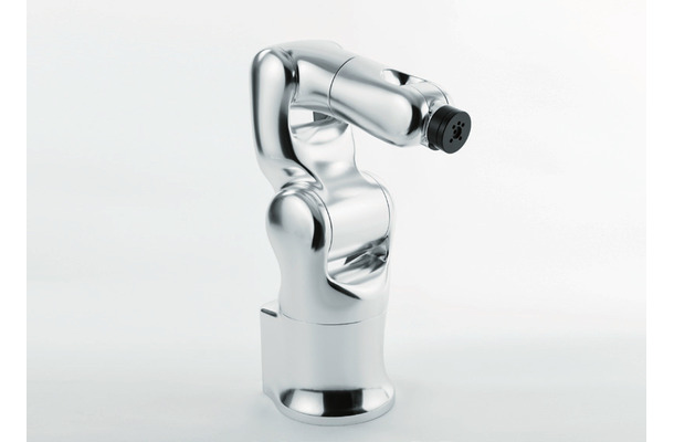 2014年度グッドデザイン大賞を受賞したデンソー＋デンソーウェーブの医療医薬用ロボット「VS050 SII」