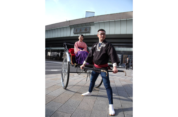 三越日本橋本店／人力車に乗って日本橋界隈をめぐる「日本橋大學街めぐり」（6組限定／税込1万2,000円），おでん、江戸菓子、天ぷら、佃煮、蕎麦、デザートとそれぞれの老舗に立ち寄り、江戸食文化を極める