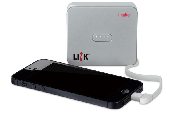 iPhoneなどのiOS機器に接続してデータ保存と充電が行える「LINK Power Drive」