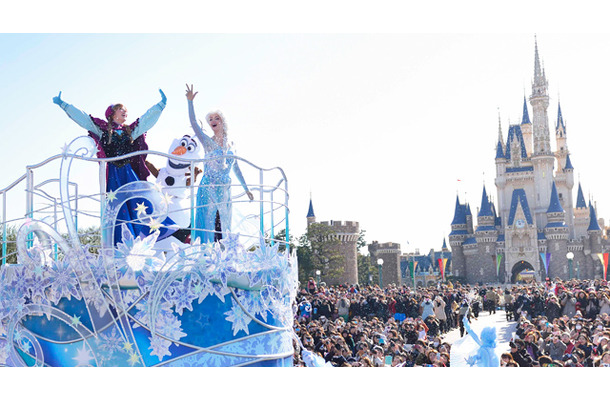 スペシャルイベント「アナとエルサのフローズンファンタジー」中に開催される『アナ雪』ミニパレード in 東京ディズニーランド
