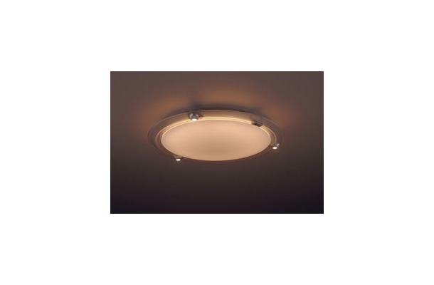 LEDスポット光ユニットは手動で可動できるようになっており、任意の場所にスポット照明を当てることができる。写真は「HH-LC714A」（画像はプレスリリースより）