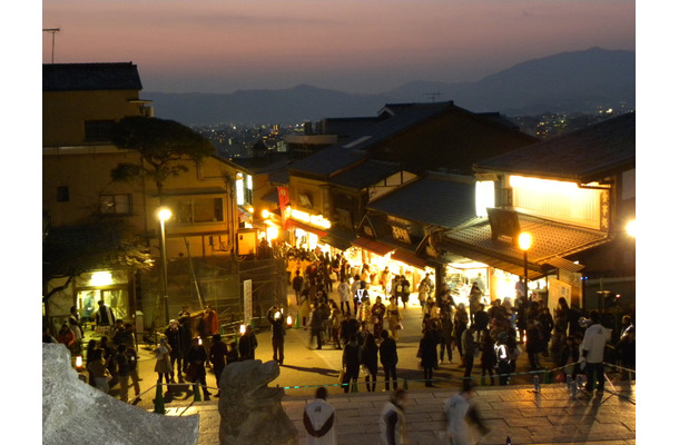 東山花灯路（2014年の様子）