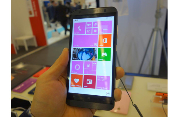 MWC 2015に出展され、注目度の高かったfreetelのWindows Phone「Ninja」