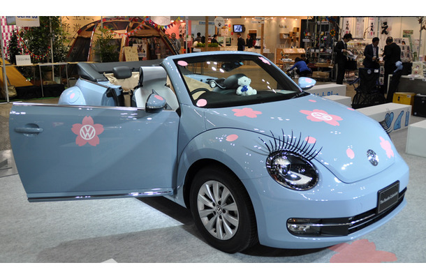 デコレーションされた「The Beetle Cabriolet」がお出迎え