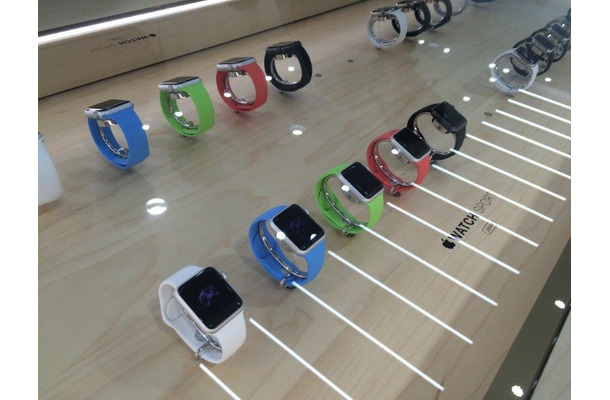 ソフトバンク表参道で、Apple Watchの予約受付を開始した