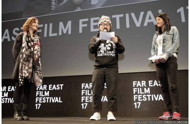 ウディネ映画祭で渋谷の手紙を代読する山下監督