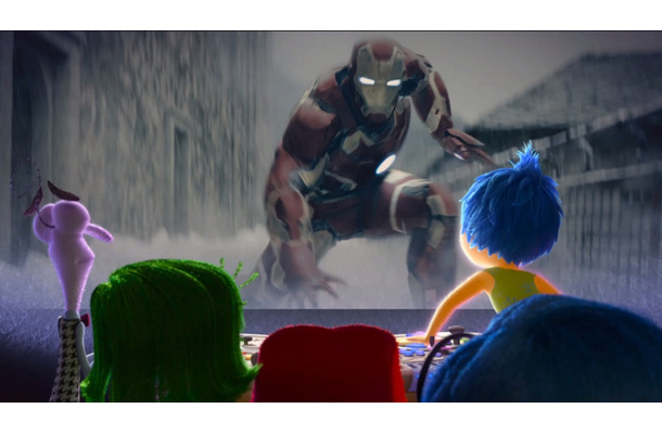 『インサイド・ヘッド」『『アベンジャーズ／エイジ・オブ・ウルトロン』マッシュアップ映像場面写真　／　(C) 2015 Disney/Pixar. All Rights Reserved.　／　(C)Marvel 2015