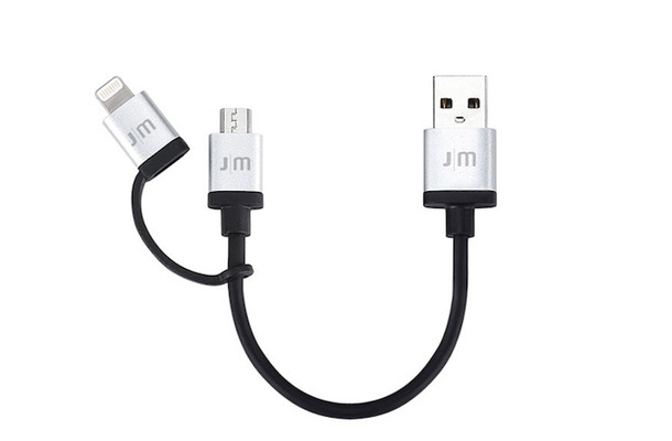 microUSB端子側にLightning変換アダプタを備えた