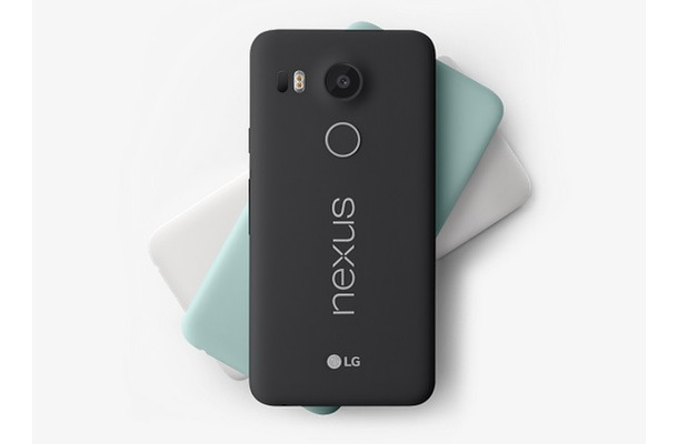 16GB/32GBをラインナップする「Nexus 5X」を10月20日に発売。ボディカラーはカーボン、クォーツ、アイスの3色