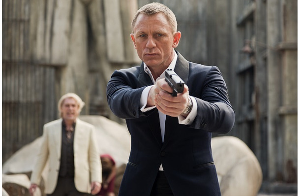 「007 スカイフォール」Skyfall (c) 2015 MGM, Danjaq. Skyfall, 007 Gun Logo and related James Bond Trademarks, TM Danjaq.