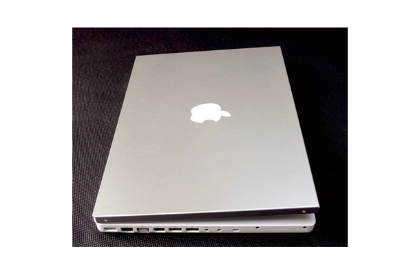 MacBookプロテクター（アルミ）